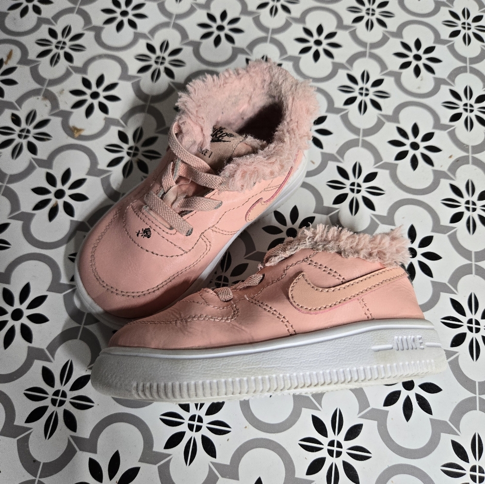Nike Air Force 1 Low Valentine's Day Bleached Coral